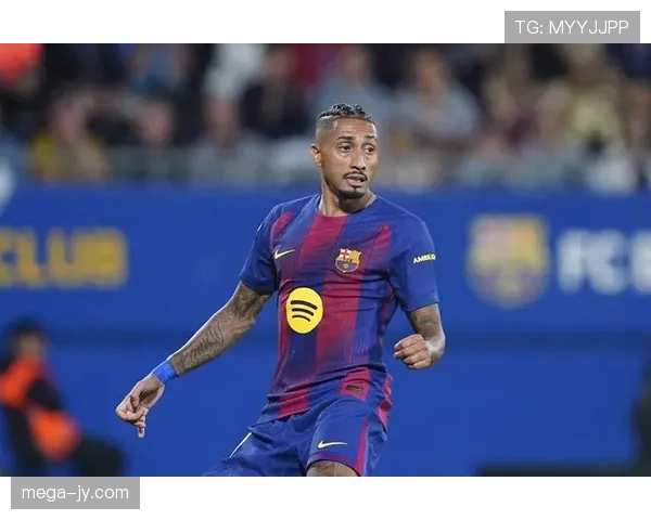 拉菲尼亚训练完顺手买了辆限量超跑，队友还在纠结午饭吃啥