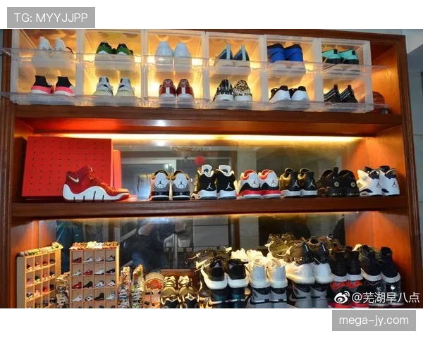看见贾一凡家里的鞋墙，我都想把工资卡寄给他们保管了